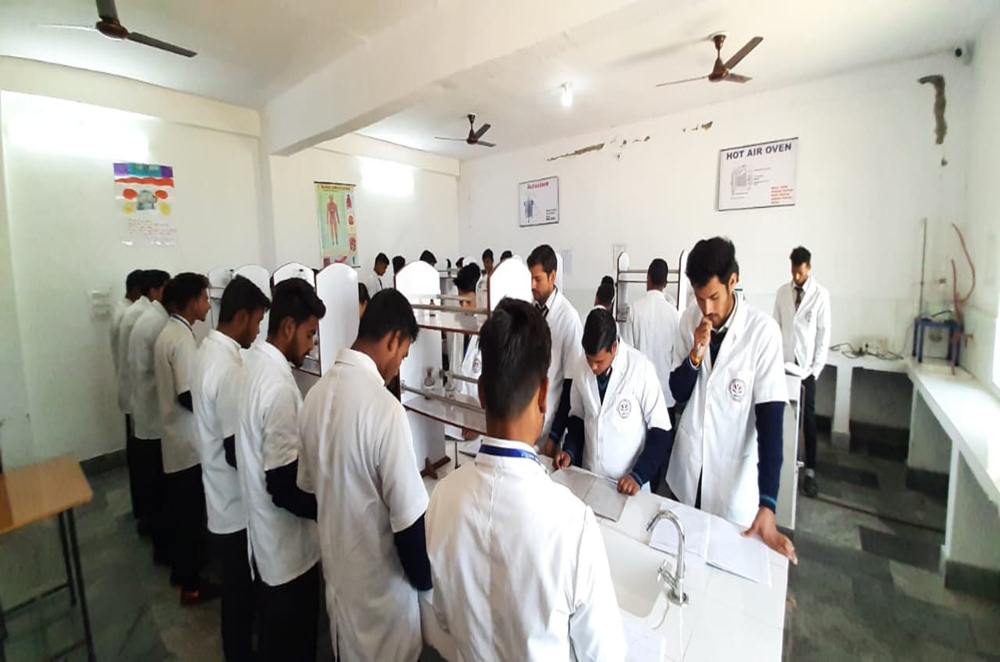 Pharmacy Practice & Hospital Clinical Pharmacy Lab